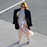 Tutú skirt, sneakers and oversize blazer
